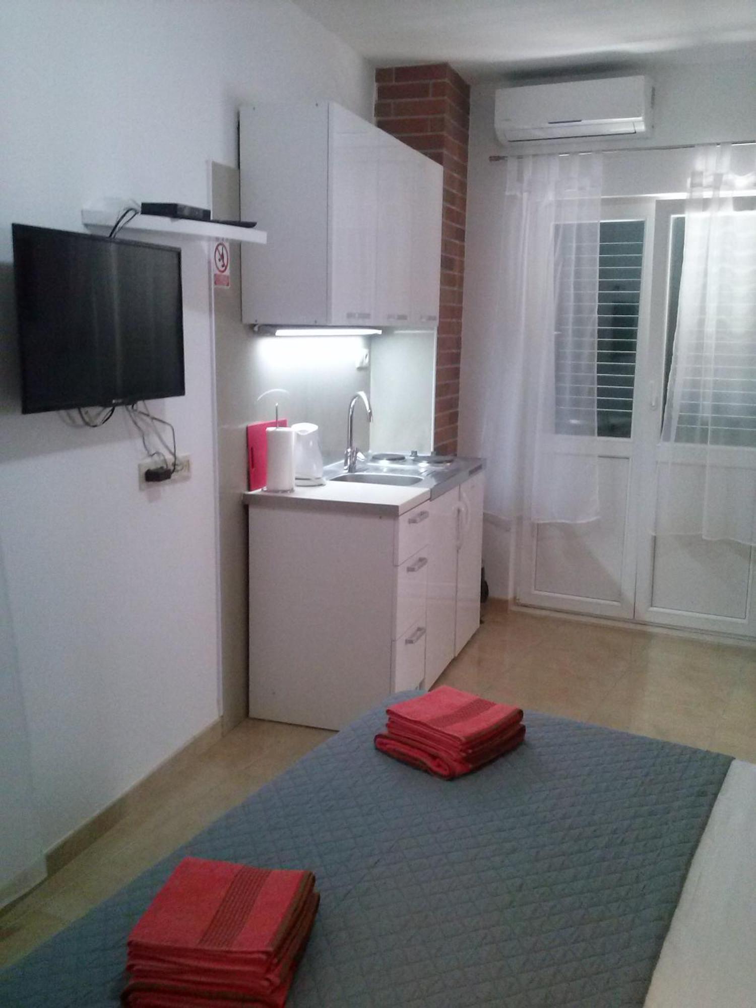 Studio Apartment Mala Plaza Kaštela 外观 照片